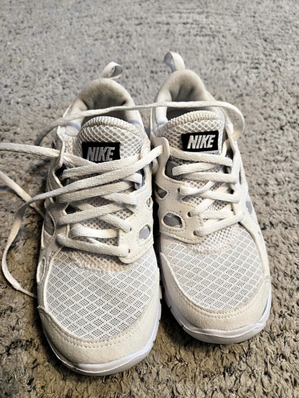 Nike Free Run 2.0 Kids US 4Y White Sneakers NWOB